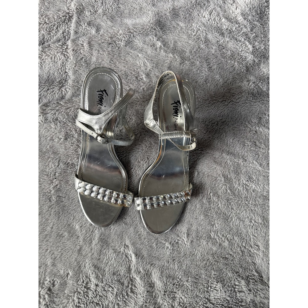 Fioni Night Silver Rhinestone Stiletto Sandals Metallic Ankle Strap Heels‎ 9